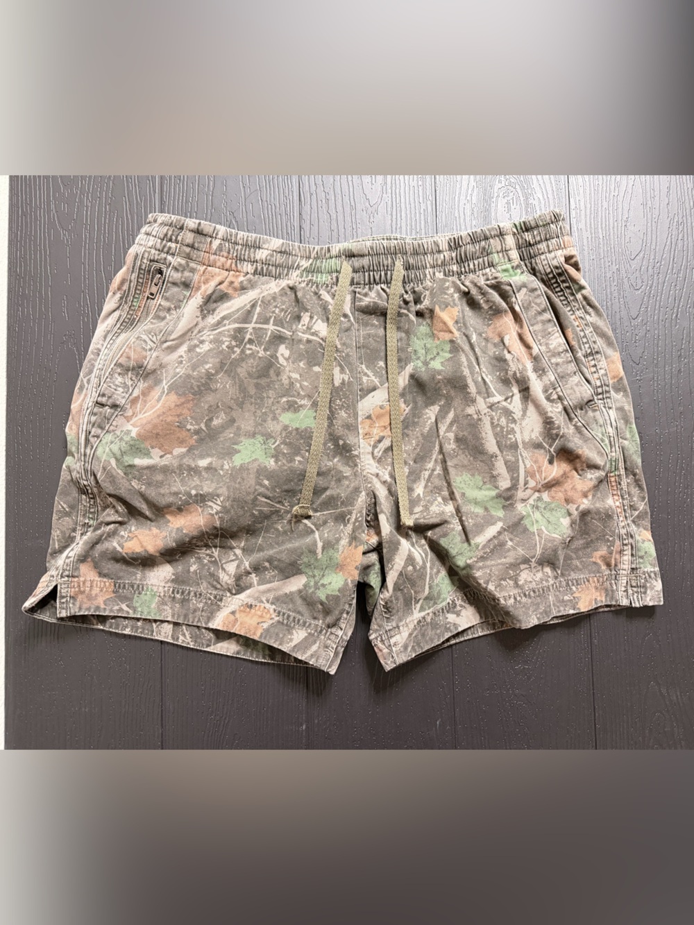 Abercrombie & Fitch Men's Camouflage Shorts - Green & Brown